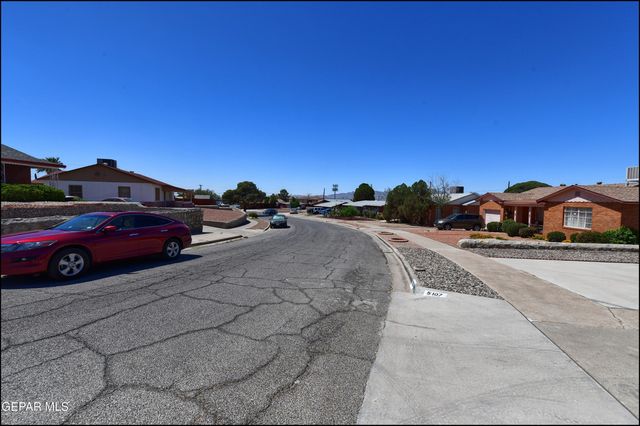 5107 RAYMOND JAYS Road, El Paso, TX 79903