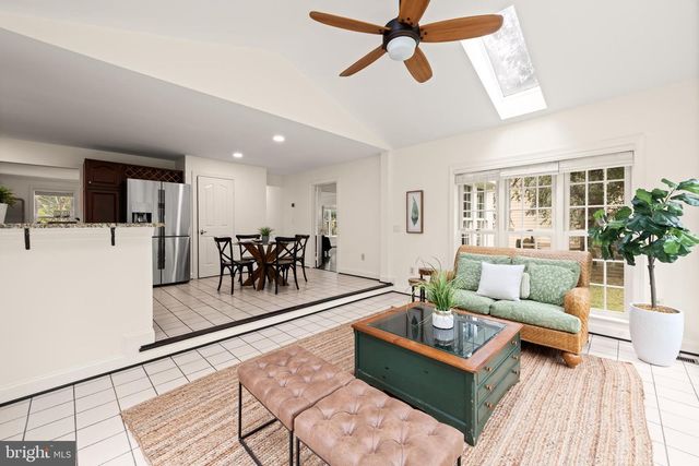17508 APPLEWOOD LN, Rockville, MD 20855
