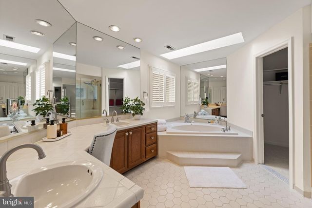 17508 APPLEWOOD LN, Rockville, MD 20855