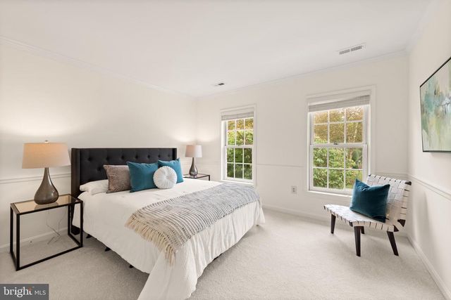 17508 APPLEWOOD LN, Rockville, MD 20855