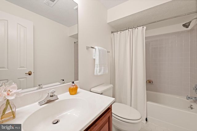 17508 APPLEWOOD LN, Rockville, MD 20855