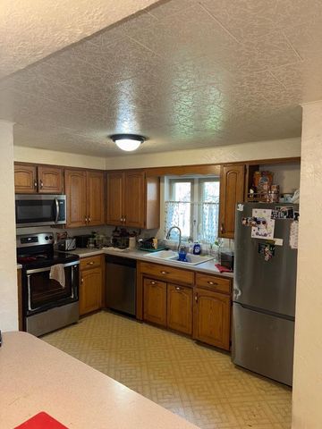 1009 RED OAK LANE, Appleton, WI 54915