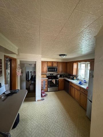 1009 RED OAK LANE, Appleton, WI 54915