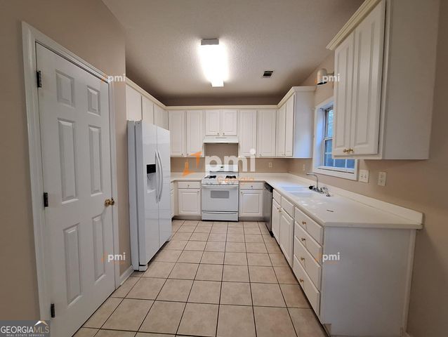 1311 Vine Circle, Mcdonough, GA 30253