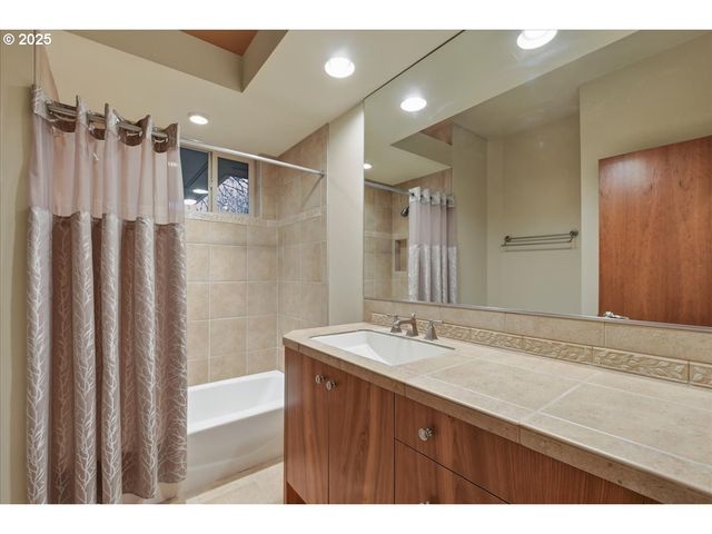 12604 Ne 40TH Ave, Vancouver, WA 98686