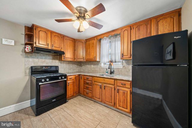 213 DECALB AVE, Wilmington, DE 19804