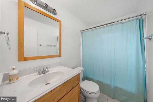 213 DECALB AVE, Wilmington, DE 19804