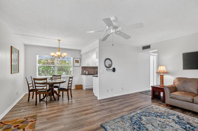 3080 Cornwall D, Boca Raton, FL 33434