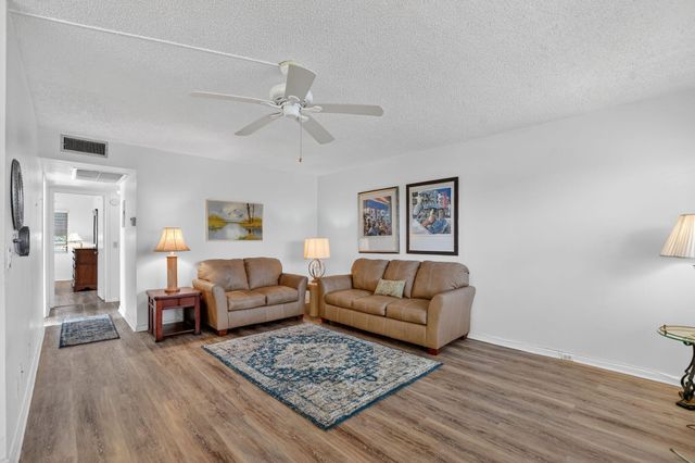 3080 Cornwall D, Boca Raton, FL 33434