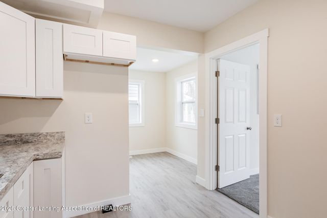 1027 Britten Avenue, Lansing, MI 48910