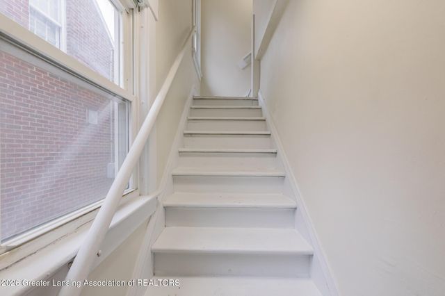 1027 Britten Avenue, Lansing, MI 48910