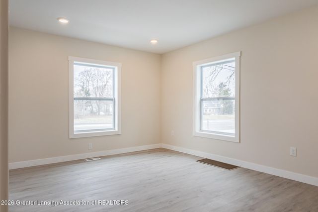 1027 Britten Avenue, Lansing, MI 48910