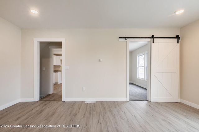 1027 Britten Avenue, Lansing, MI 48910