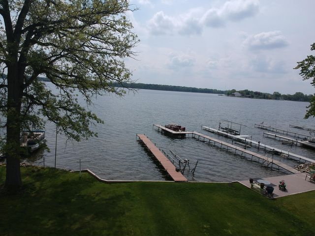 11287 Ullrey Drive, Vicksburg, MI 49097