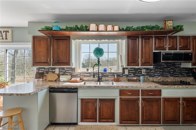 5261 Dailey Road, New Franklin, OH 44319