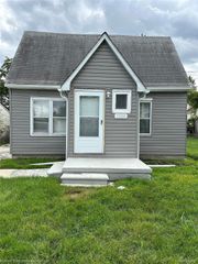 7284 Lozier Avenue, Warren, MI 48091