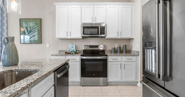 856 Castleford Avenue NE, Palm Bay, FL 32905