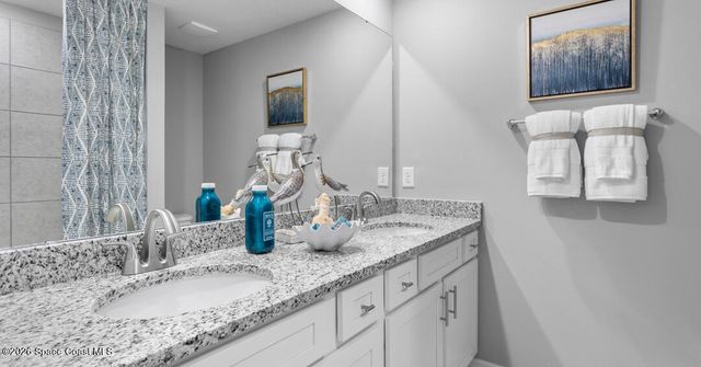 856 Castleford Avenue NE, Palm Bay, FL 32905