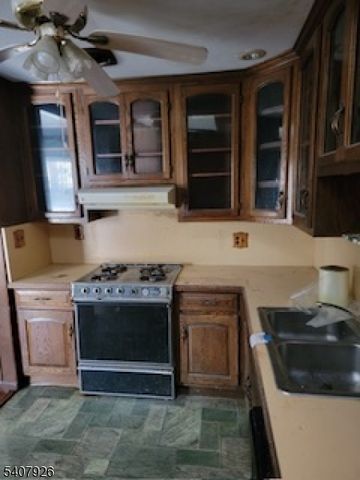 20 Oak Hill Dr, Toms River Township, NJ 08753