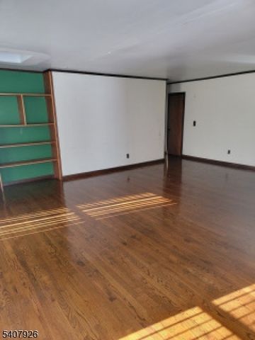 20 Oak Hill Dr, Toms River Township, NJ 08753