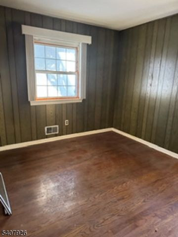 20 Oak Hill Dr, Toms River Township, NJ 08753