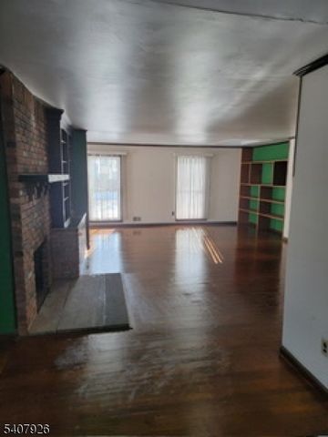 20 Oak Hill Dr, Toms River Township, NJ 08753