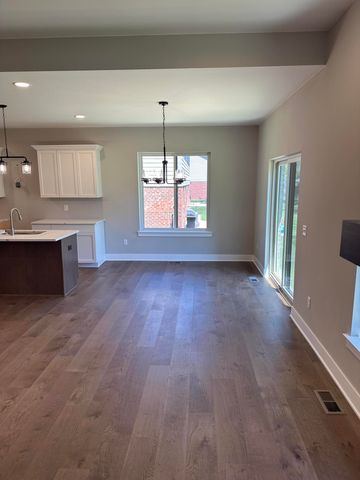 50402 Oakbrooke Drive, Chesterfield Twp, MI 48047