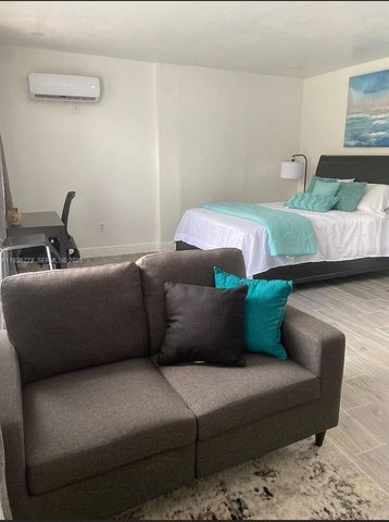 1350 NW 52nd St A, Miami, FL 33142