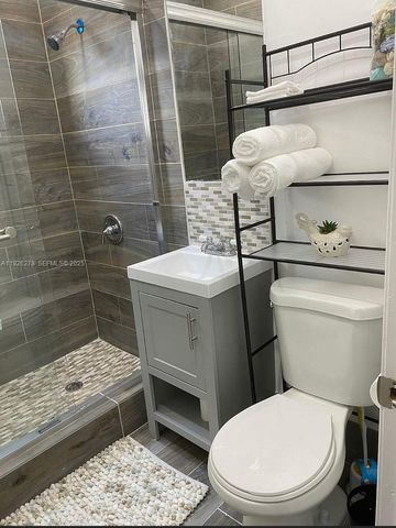 1350 NW 52nd St A, Miami, FL 33142