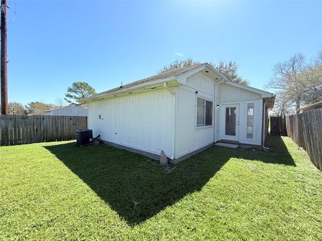5122 Breckenridge Drive, Houston, TX 77066