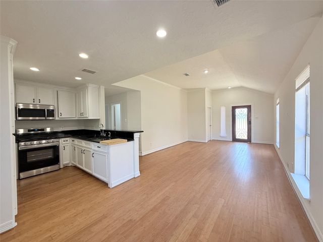5122 Breckenridge Drive, Houston, TX 77066