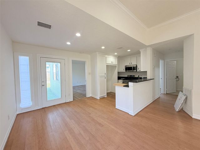5122 Breckenridge Drive, Houston, TX 77066
