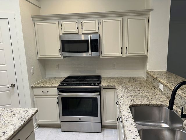 1216 Bold Forbes Drive, Grand Prairie, TX 75052