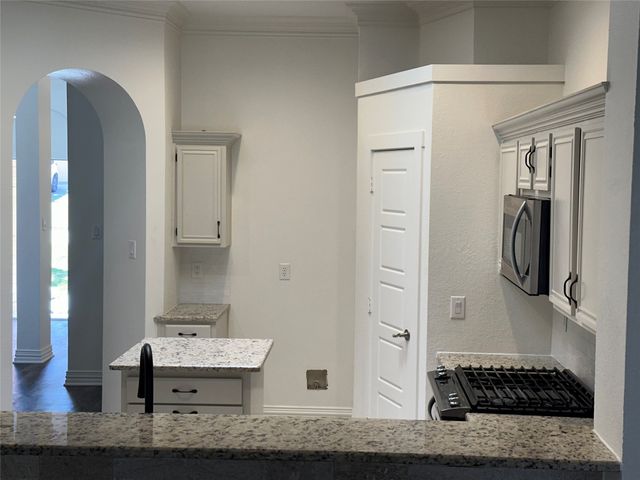 1216 Bold Forbes Drive, Grand Prairie, TX 75052