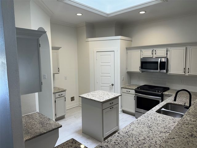 1216 Bold Forbes Drive, Grand Prairie, TX 75052