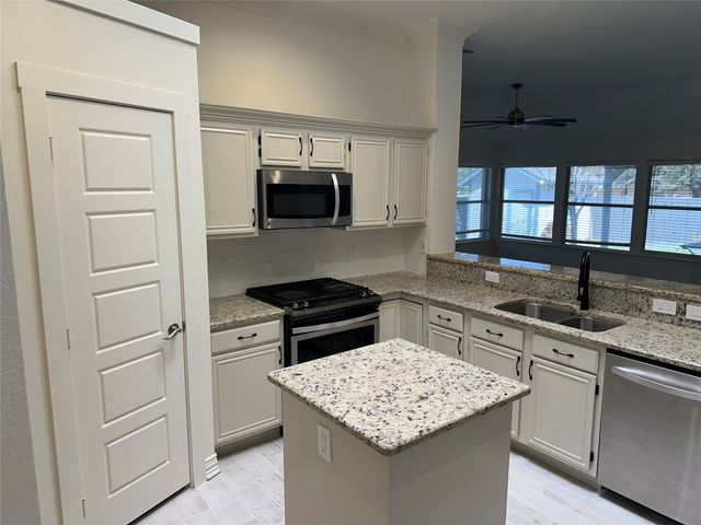 1216 Bold Forbes Drive, Grand Prairie, TX 75052