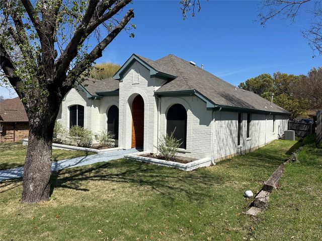 1216 Bold Forbes Drive, Grand Prairie, TX 75052