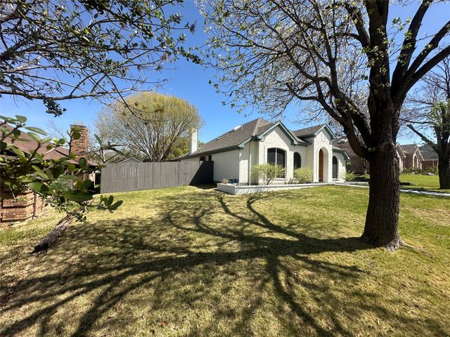 1216 Bold Forbes Drive, Grand Prairie, TX 75052