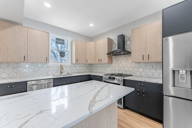 822 N Lockwood Avenue, Chicago, IL 60651