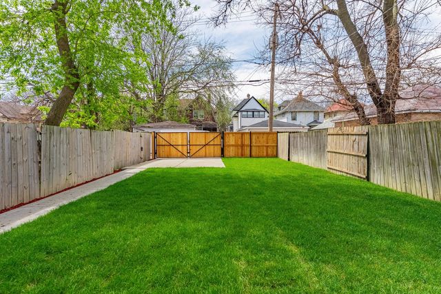 822 N Lockwood Avenue, Chicago, IL 60651