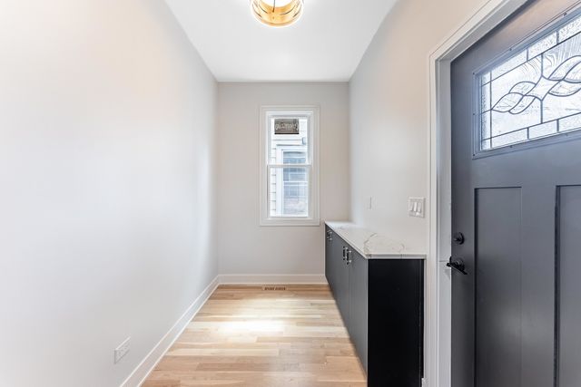 822 N Lockwood Avenue, Chicago, IL 60651