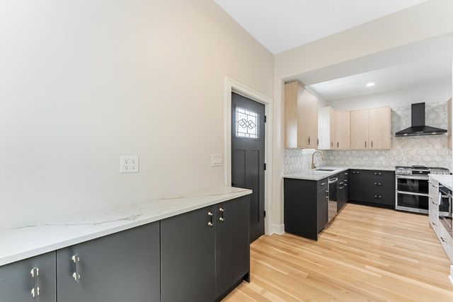 822 N Lockwood Avenue, Chicago, IL 60651
