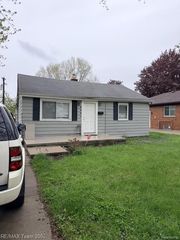 6431 Centralia Street, Dearborn Heights, MI 48127