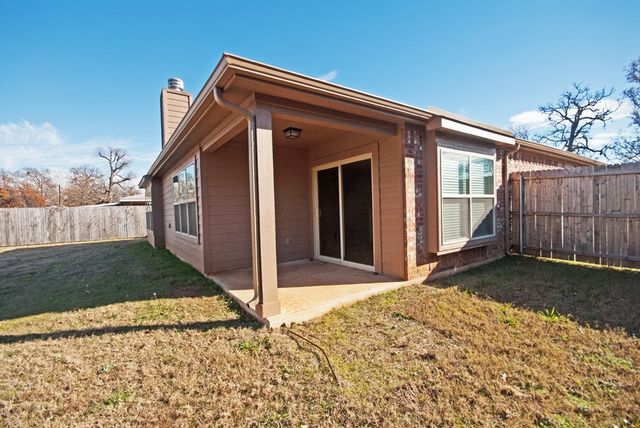 1321 Crestview Drive, Denison, TX 75020