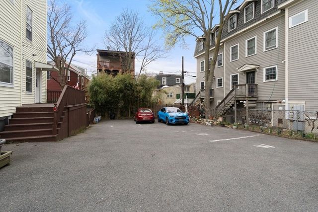 186 Sydney St 3, Boston, MA 02125