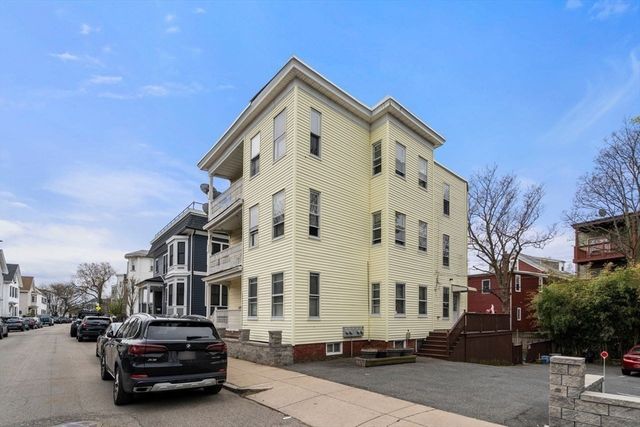 186 Sydney St 3, Boston, MA 02125