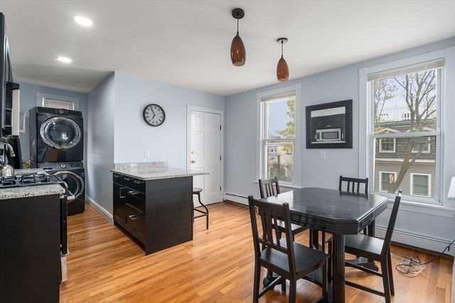 186 Sydney St 3, Boston, MA 02125