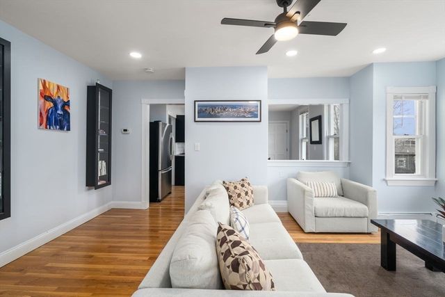 186 Sydney St 3, Boston, MA 02125