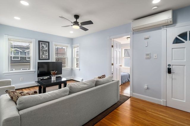 186 Sydney St 3, Boston, MA 02125