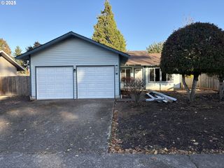 1927 BEST Ln, Eugene, OR 97401